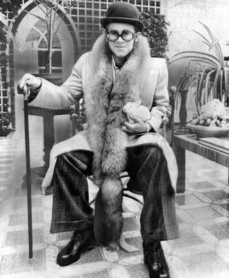 09-style-gallery-elton-john-billboard-1240-992x1200.jpg