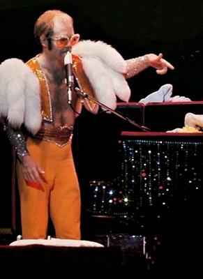 elton70-316.jpg