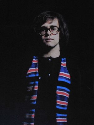 Elton_John_with_scarf.jpg