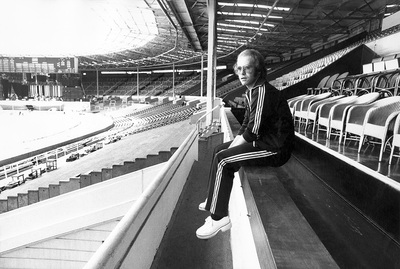 PHOTOGRAPHED BY TERRY O'NEILL
English singer, pianist, and composer Elton John, photographed ahead of rehearsals at Wembley Stadium, June 1975.
