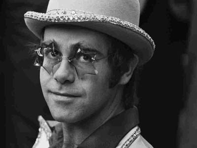 elton-70-111.jpg