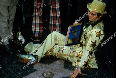 elton-john-1975-shutterstock-editorial-10497915a.jpg