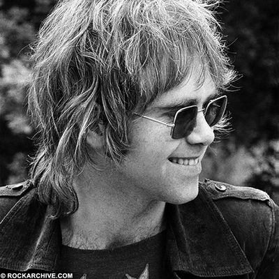 elton-john-london-summer-1970-ej004bw.png