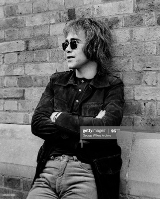 LONDON, UK - JUNE 1970: English singer-songwriter, composer and pianist Sir Elton John. (Photo by George Wilkes/Hulton Archive/Getty Images)
