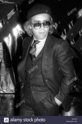 Elton_John_1977_Photo_By_Adam_Scull_3.jpg