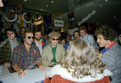 elton-john-1977-usa-shutterstock-editorial-6593827a.jpg