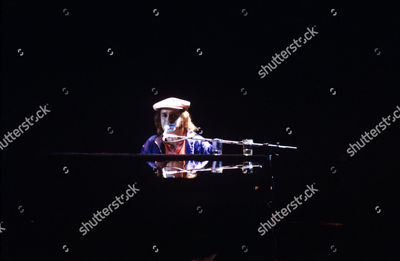 to-russia-with-elton-tv-programme-moscow-russia-1979-shutterstock-editorial-4564838ag.jpg