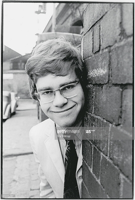 1968-01-22 (2)
UNITED KINGDOM - JANUARY 22: Photo of Elton JOHN; First photo session - on Hampstead Heath (Photo by Val Wilmer/Redferns)
