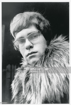 1968-01-22 (4)
UNITED KINGDOM - JANUARY 22: Photo of Elton JOHN; First photo session - on Hampstead Heath (Photo by Val Wilmer/Redferns)
