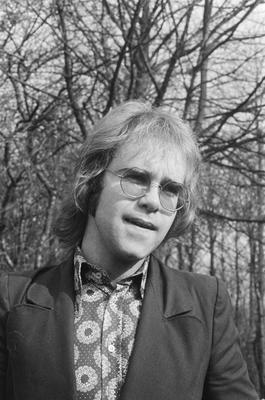 Elton_John_28197129.jpg