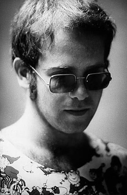 elton_john_portrait_sm.jpg