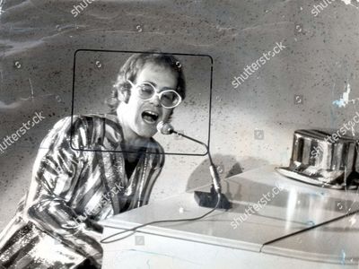 elton-john-singer-shutterstock-editorial-3317380a.jpg