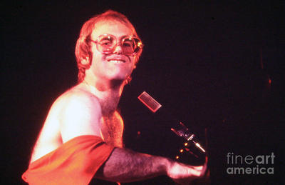 elton-john-in-concert-stephen-crane.jpg