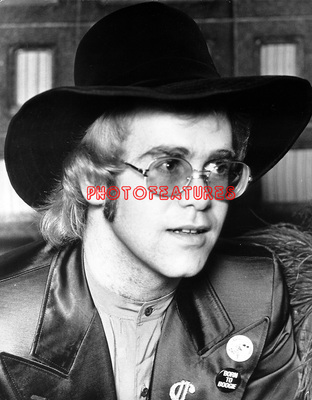 elton-john-72-017a.jpg